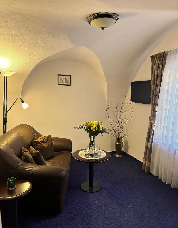 Deluxe Double Room image 3