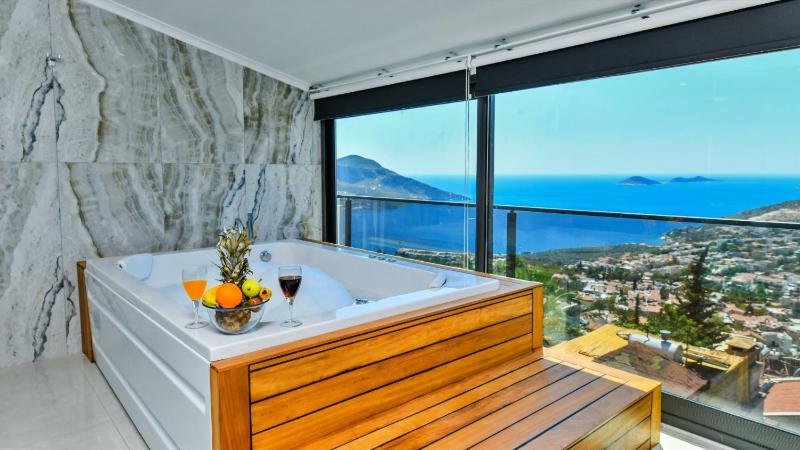 Kalkan 4 Bedroom Villa - image 22