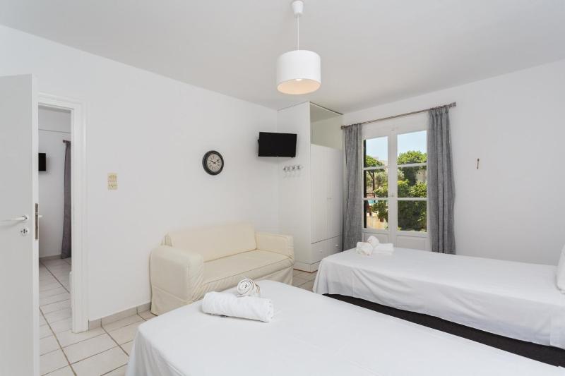 Tzane Studios & Apartments - Steps away from Golden Beach - image 30
