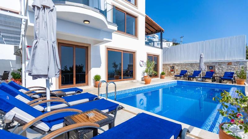 Kalkan 4 Bedroom Villa - image 33