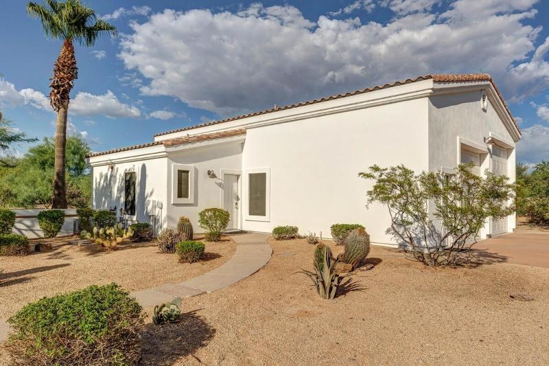 Rancho Relaxo by PaseoHomesAZ with Pool Spa and Separate Casita - image 26