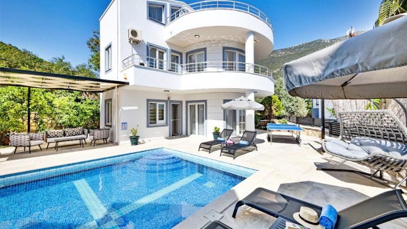 Kalkan 3 Bedroom Villa - image 1