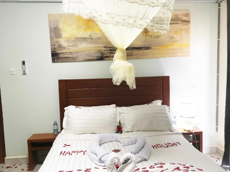 Tropical Retreat - image 13