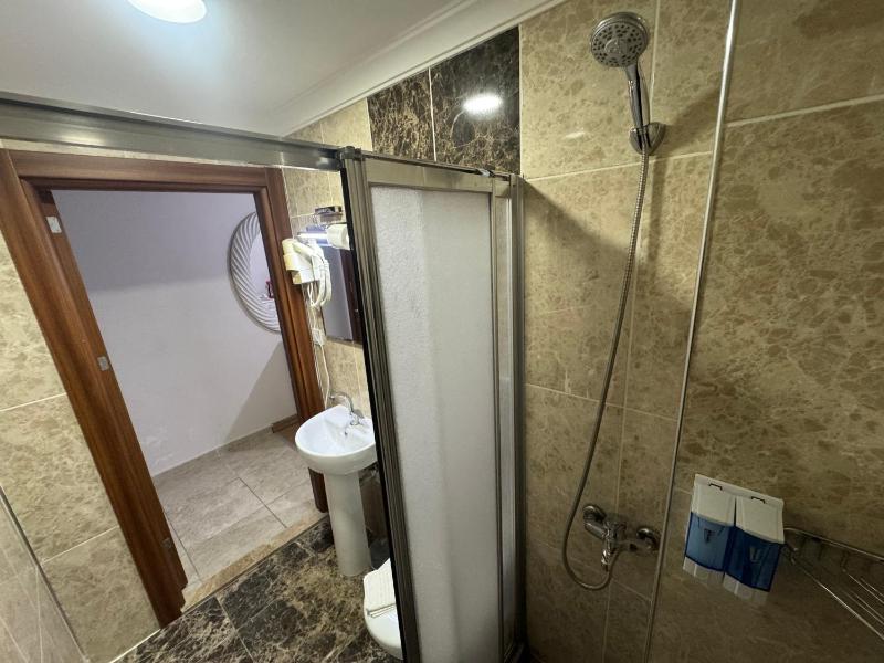 Superior Triple Room image 2