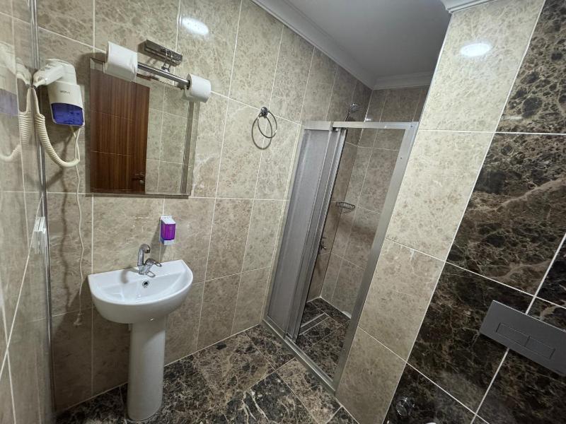 Standard Triple Room image 2