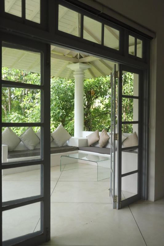 Koggala Lake Villa 1 with 3 bedrooms - image 5