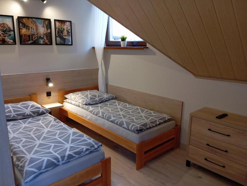 Triple Room with Bathroom image 3