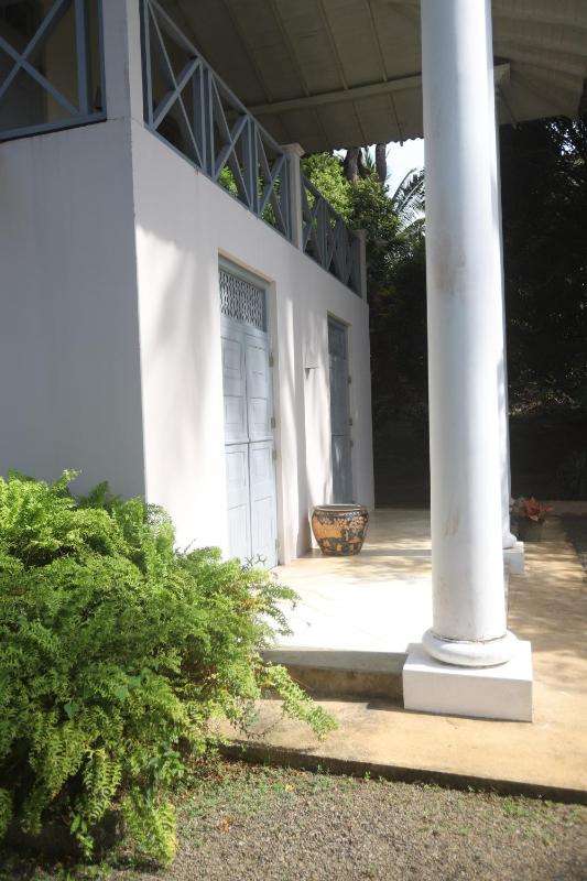 Koggala Lake Villa 1 with 3 bedrooms - image 13
