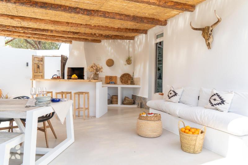 Villa Aldaba by Abahana Villas - image 8
