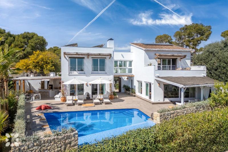 Villa Aldaba by Abahana Villas - image 13