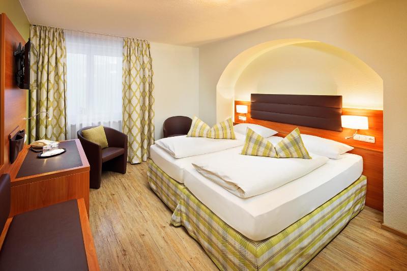 Superior Quadruple Room image 1