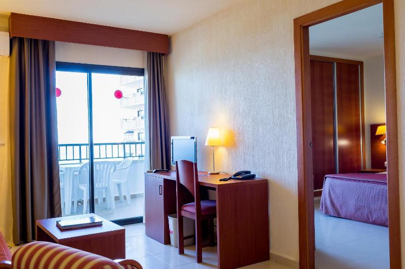 Twin Room with Sea View image 1