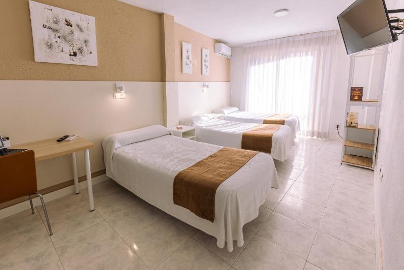 Triple Room image 3