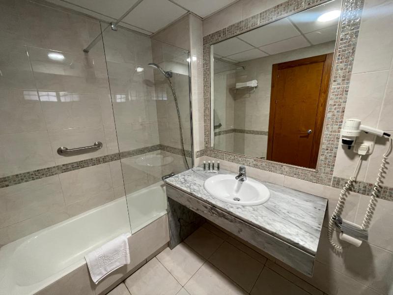 Apartment (4 Adults) image 1