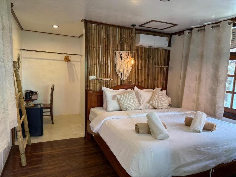 Bangrak Pier Bungalow - image 43