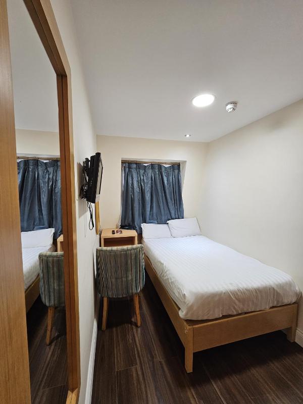 Economy Single Room image 3