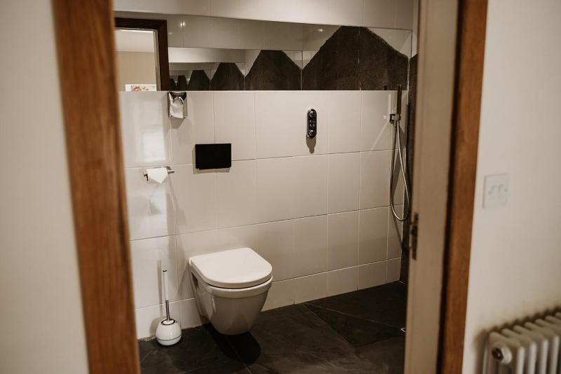 One-Bedroom Suite image 3