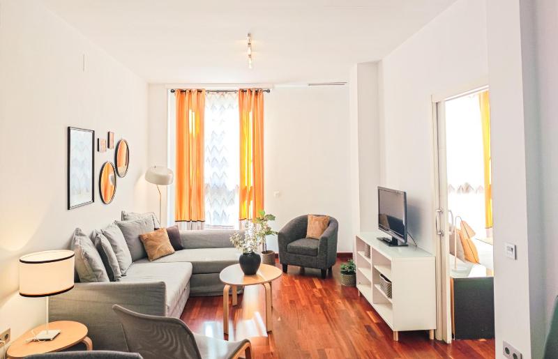 AZZ Sevilla Torre de la Plata Apartamentos - image 5