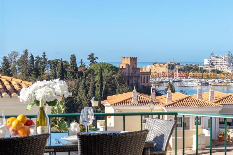 Townhouse nº30 with fantastic sea views - image 1