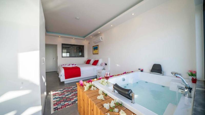 2 Bedroom Villa with Pool - image 10