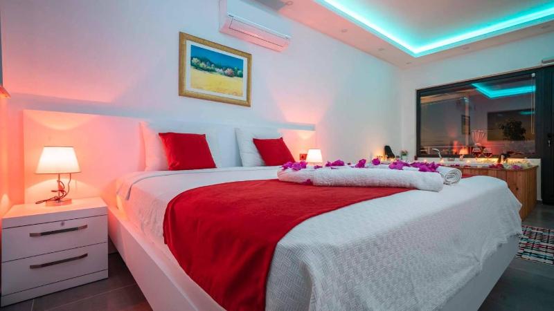 2 Bedroom Villa with Pool - image 22