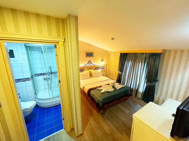 Double Room image 4