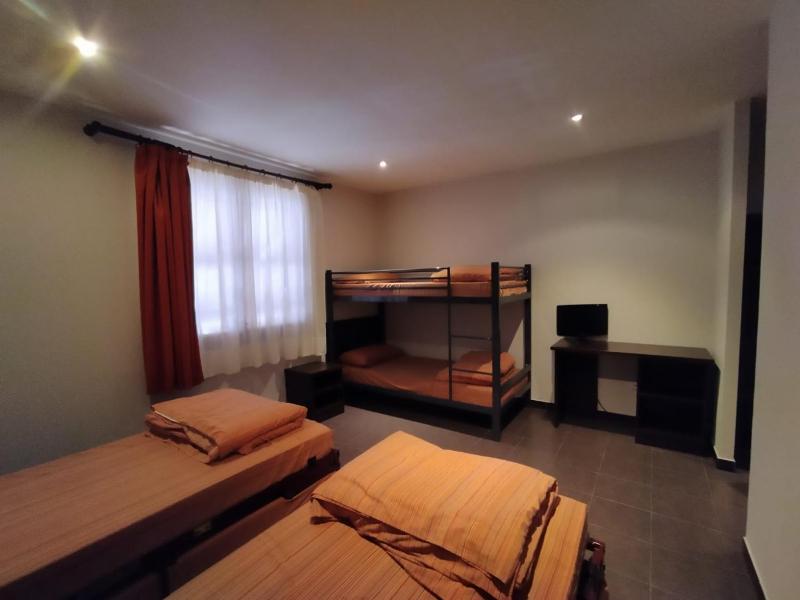 Quadruple Room with Bathroom image 4