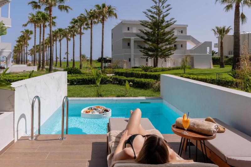 Suite with Private Pool image 1