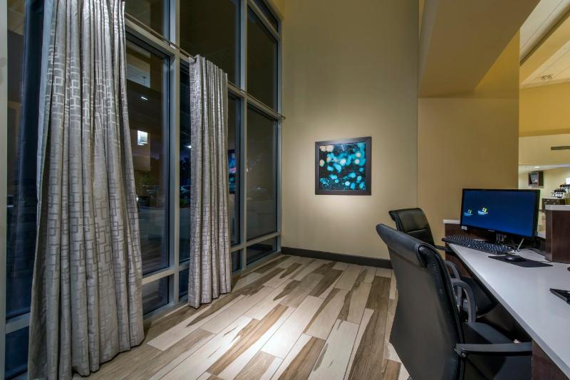 Holiday Inn Express & Suites Colorado Springs Central By IHG - image 46