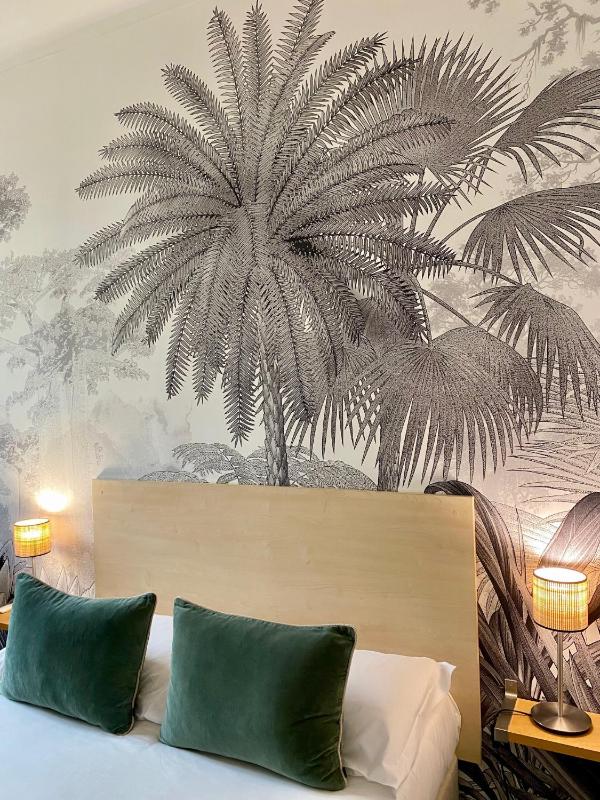 Family Room image 1