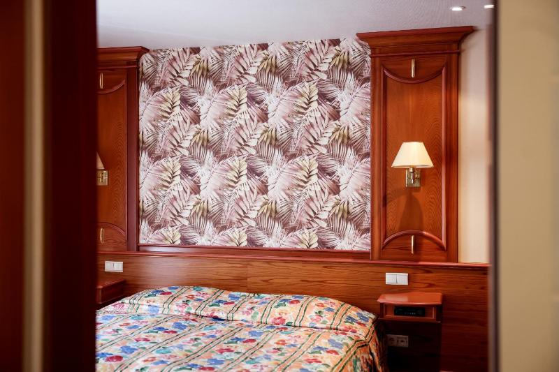 Superior Double Room image 4