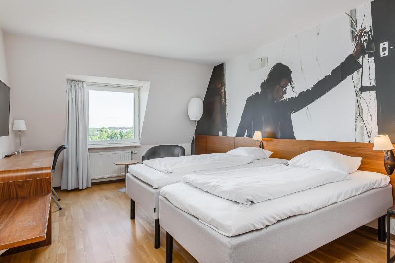 Superior Double or Twin Room image 2