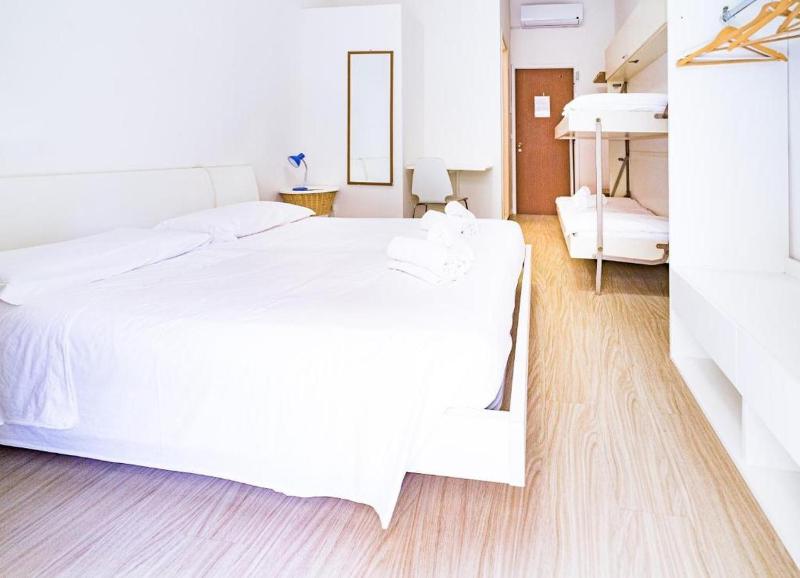 Quadruple Room with Balcony (2 Adults + 2 Children) image 1