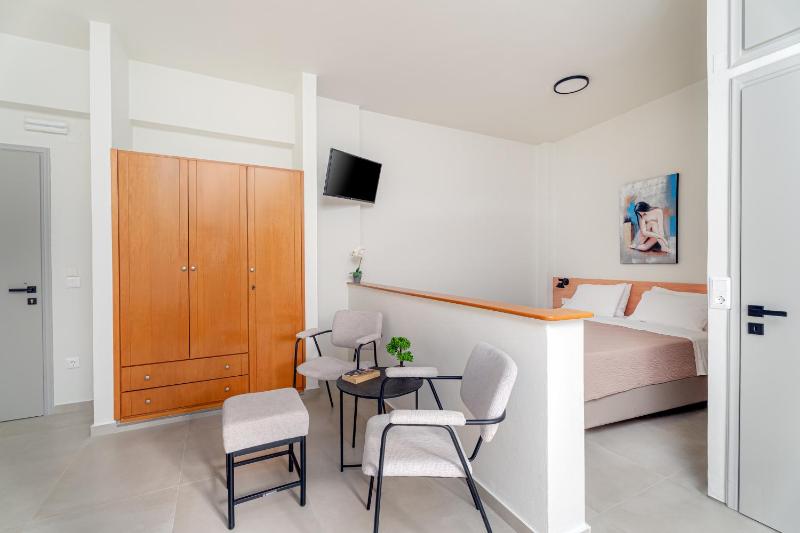 Junior Suite with Inland view image 4