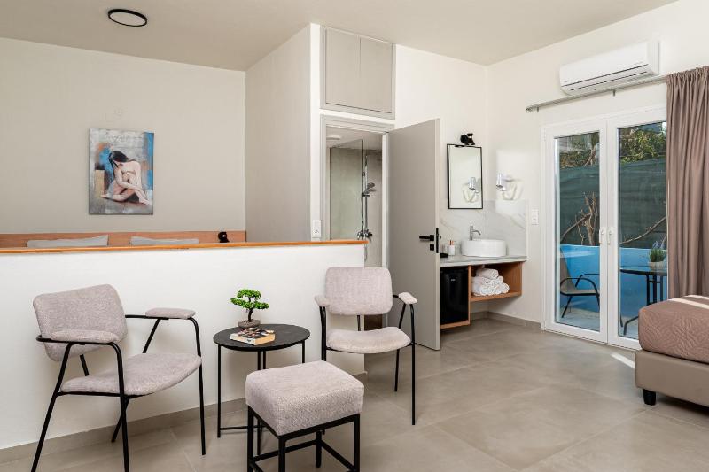 Junior Suite with Inland view image 2