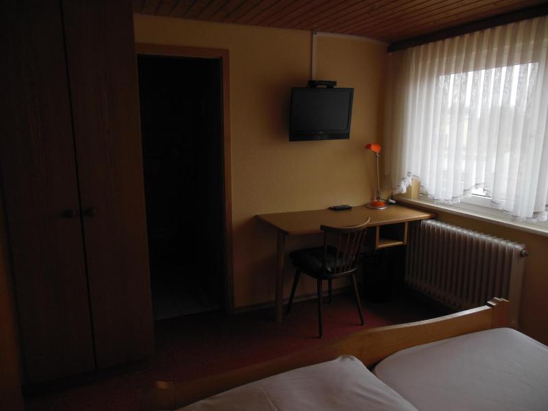 Small Double Room Street Side image 3