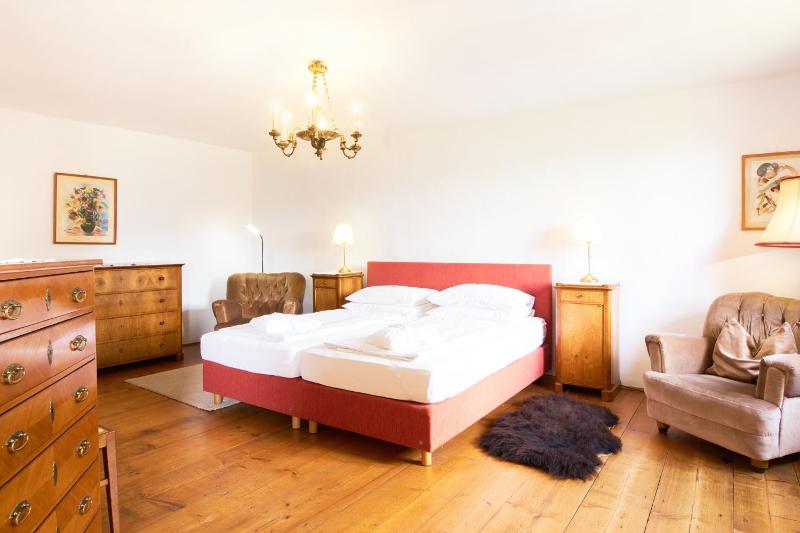 Three-Bedroom Apartment with View image 2