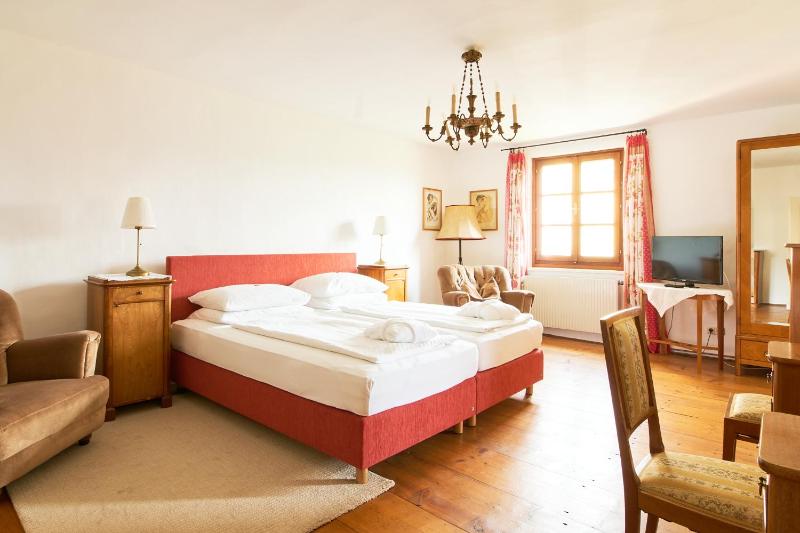 Three-Bedroom Apartment with View image 4