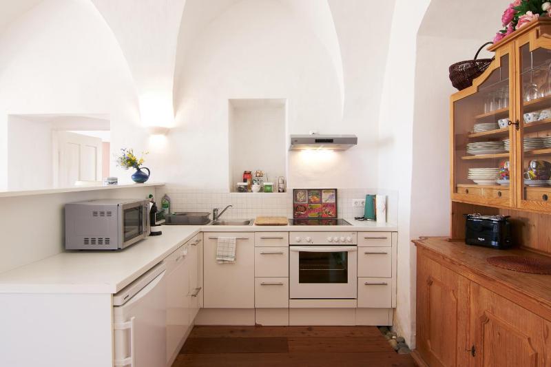 One-Bedroom Apartment image 3