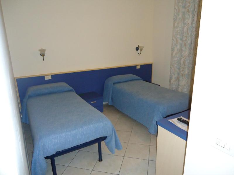 Double Room image 2