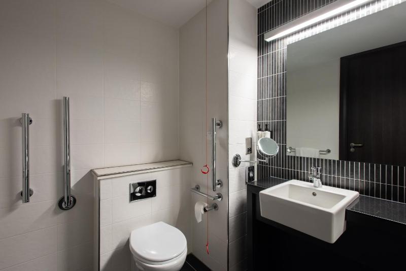 Standard Double Room - Disability Access image 4