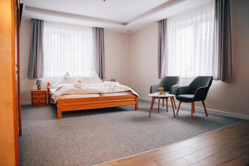Double Room image 2