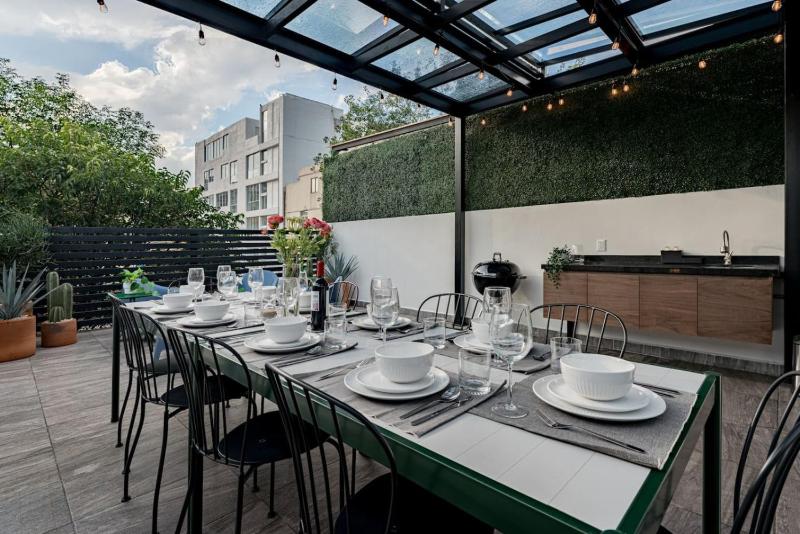Trendy Roma Private Rooftop BBQ AC & Gym - image 49