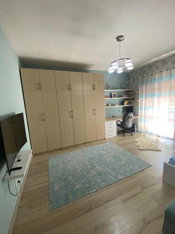 Luxury House - image 6
