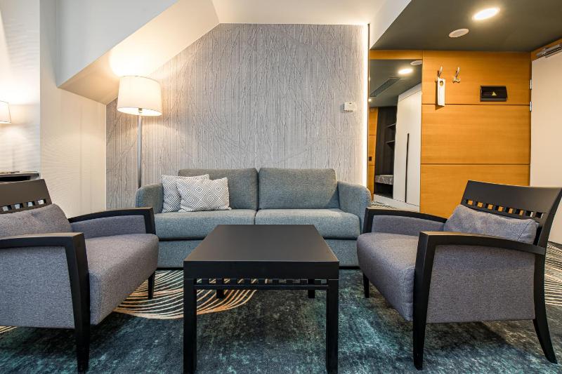 Privilege Double or Twin Room with Sofa Bed and SPA Access image 3