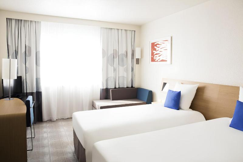 Classic Double Room image 2