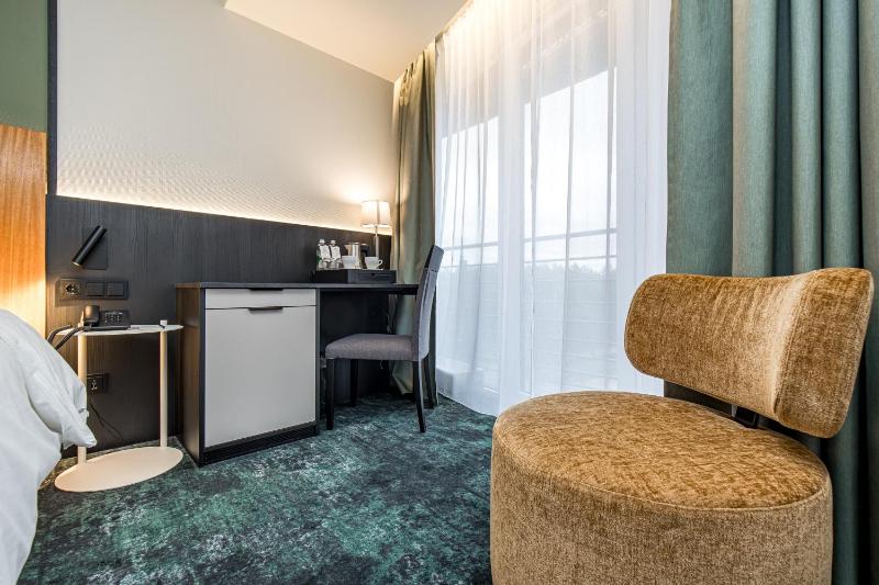 Classic Double or Twin Room with Zip Beds and SPA Access image 4