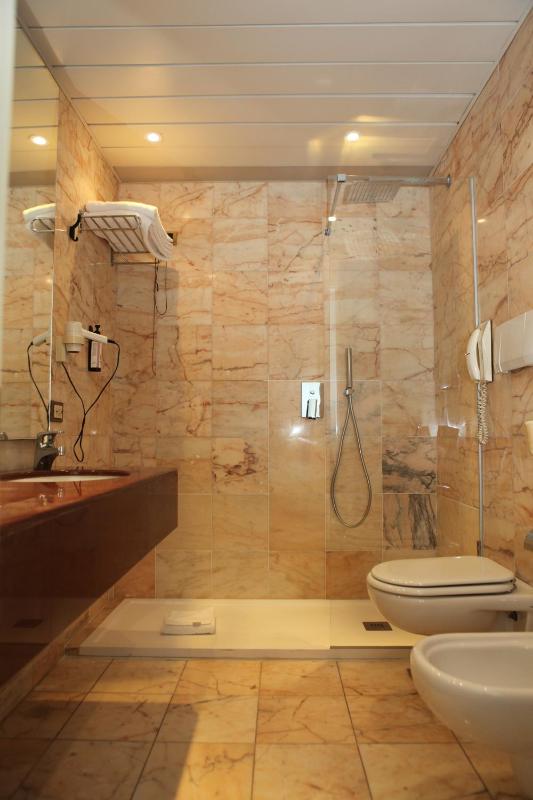 Triple Room image 2
