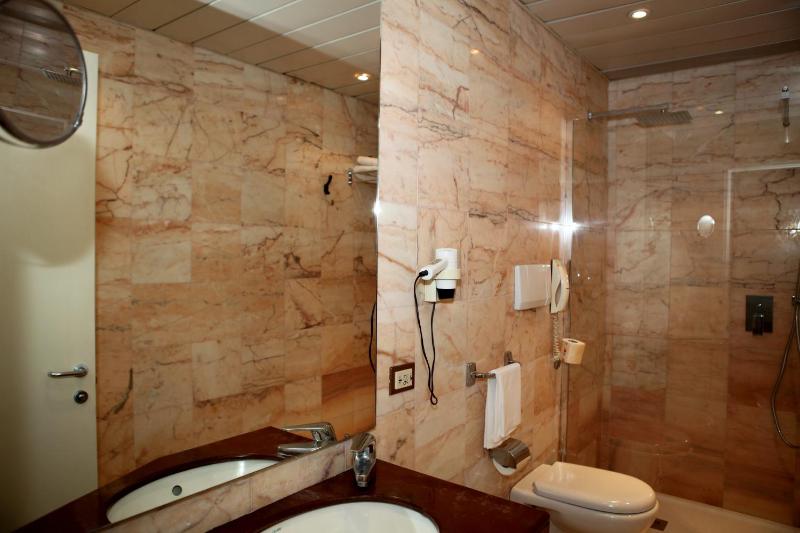 Triple Room image 3