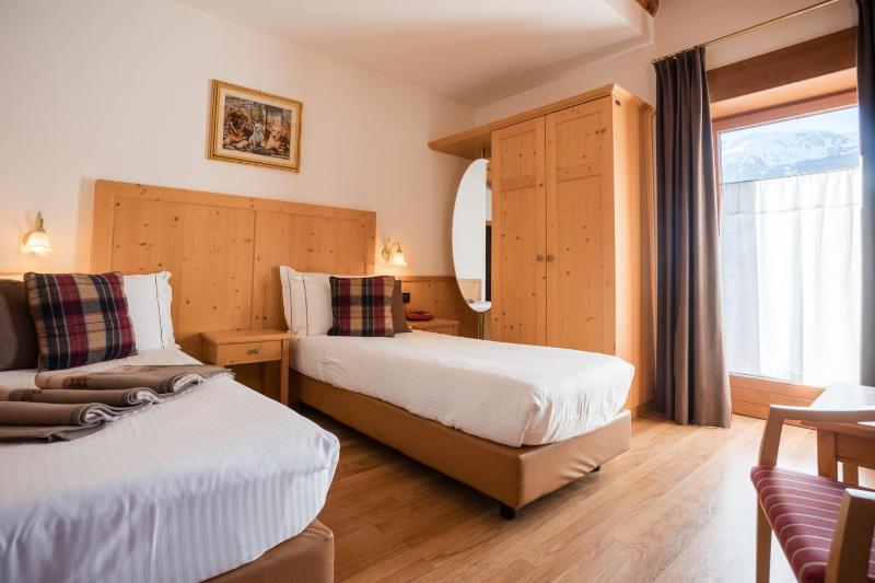 Superior Double or Twin Room image 3